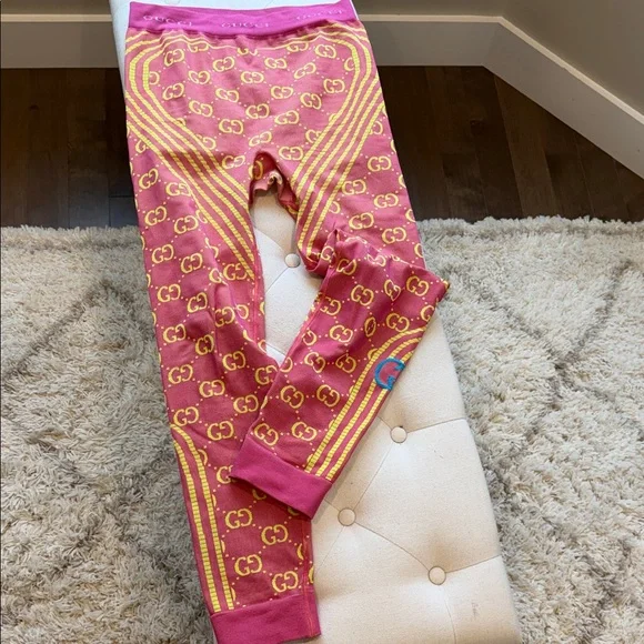 GUCCI Logo Pink Leggings - Picture 4 of 15